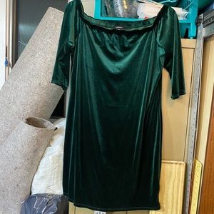 Green velvet dress size 2xl